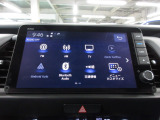 直感的に操作できるホンダ純正ディスプレイオーディオを搭載。Bluetoothとの接続もスムーズで、ドライブの快適さがぐっと向上します。初めての方でも扱いやすい装備です。