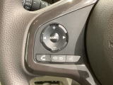 ステアリングにオーディオ操作スイッチが付いています。オーディオ画面に直接タッチしなくても操作が出来ますので、運転に集中できます。