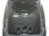 タテにもヨコにもワイドなテールゲート開口部と、低い開口部地上高により、重い荷物も簡単に積み込むことができます。広いラゲッジスペースで、普段使いから旅行まで、ざまざまなシーンで大活躍です。