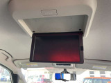 後席モニター付きで後席の方にも映像をゆっくりご覧いただけます☆