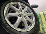 【14インチアルミホイール】外観にマッチしたアルミホイールを装着しております。各種アルミホイールや、スタッドレスタイヤも取扱いしております。是非ご相談ください♪