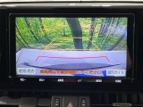 【バックカメラ】駐車時に後方がリアルタイム映像で確認できます。大型商業施設や立体駐車場での駐車時や、夜間のバック時に大活躍!運転スキルに関わらず、今や必須となった装備のひとつです!