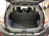 【トランク】積み込みやすくて、たっぷり積める荷室です。シートアレンジできるものは、乗車人数と荷物の量や大きさによってシートを動かすことができるので、より快適なドライブが可能です!