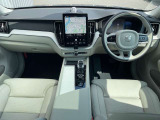 XC60 ウルトラ T6 AWD プラグイン ハイブリッド 4WD 