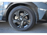純正17インチアルミホイル/タイヤサイズは225/60R17です