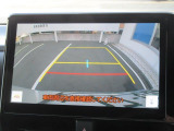 バックガイドモニターで、後方を確認しながら安心して駐車することができます。運転初心者も熟練者も必須の機能ですよ!