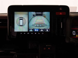 バックモニター、パノラマモニターを装備していますので、後方の安全確認や車両の姿勢が把握しやすいです。