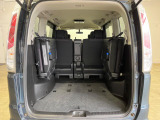 後席を格納すると、これだけの広さが!シーンに合わせたシートアレンジで、大きな荷物も積むことが出来ます♪