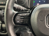 ステアリングにオーディオ操作スイッチが付いています。オーディオ画面に直接タッチしなくても操作が出来ますので、運転に集中できます。