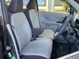 運転席・助手席の方が座るシートです。実際お座りいただくのが、分かりやすいと思います。お気軽にご来店ください