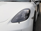 ポルシェダイナミックライトシステム(PDLS) 4灯式のLEDデイタイムランニングライトを備え、コーナーにおける照射をより一層向上させてます。