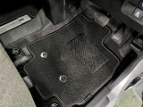 嬉しい純正フロアマット付き♪ 状態も良好です(^^♪