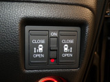 【電動スライドドア】ボタン一つで自由自在に開閉が可能!指先一つで運転席からどちらのドアも開閉できるので非常に便利な装備です!挟み込み防止機能もついているので小さなお子様がいる方も安心です!