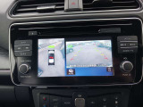 アラウンドビューモニターが装備されてるから、駐車場での車庫入れや、狭い道での走行もカメラで確認が出来るので安心。