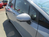 サイドターンランプ付き電動格納ドアミラーです。