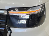 【LEDヘッドライト】悪天候や夜間走行時も良好な視界を確保し安心して運転できる高輝度LEDヘッドライトを装備!点灯速度が早く、消費電力も抑えられています。