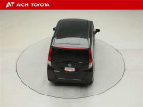 後方視界は、大きなバックドアガラスを採用し、十分確保されています。この車には、バックカメラとスマートアシストのリヤセンサーが付いています。ご安心ください。