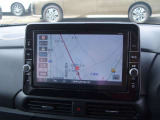 地デジチューナー内蔵の純正メモリーナビが装備されています。
