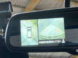 【アラウンドビューモニター】車を上から見下ろしているかのような映像で周囲の状況がひと目で確認、狭い駐車場に駐車するときも安心です♪