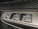 全席パワーウィンドウとなっています。運転席はオートになっているのでワンタッチ開閉することが出来ます。