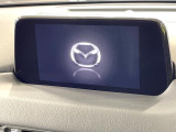 【マツダコネクトナビ】車内の雰囲気にマッチした一体型タイプのナビ。各種車輌設定やBluetooth再生等、様々な機能が楽しめます。直感的なダイヤル操作が可能で、使い勝手も良好です。