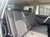 後部座席も気になるようなキズ・汚れやへたり等、大きなダメージはなく、良好な状態です。