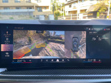 【アラウンドビューモニター】バックカメラに加え、360度のカメラで駐車も楽々。駐車が苦手な方でも安心してお乗りいただけます。