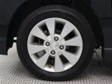 純正アルミホイールは精度が高く、走行の安定性が優れています。タイヤサイズ155/65R14