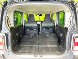 後席を格納すると、これだけの広さが!シーンに合わせたシートアレンジで、大きな荷物も積むことが出来ます♪