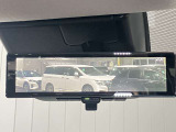 【スマートルームミラー】ルームミラー上に車体後方カメラの映像を映し出すことで車内定員、荷物状況に影響をうけません★たくさん乗せても、たくさん載せても、後方視界すっきりのインテリジェントルームミラー★