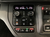 オートエアコンは左右席で独立温度コントロールが可能です。運転席はキンキンに冷やして助手席はマイルドにと言った設定が可能です☆暑さ寒さでケンカすることもなくなりますね♪