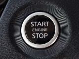 【プッシュスタート】キーが車内にあれば、エンジンの始動・停止はブレーキを踏んでスイッチを押すだけ!キーを取り出す手間を省き、ワンプッシュで操作するので簡単でスムーズ!