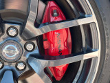 【レッドアルミキャリパー】ハイパワー車両には強力なブレーキが必須!色鮮やかなキャリパーがスポーティな印象を引き立てます♪