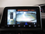 バックガイドモニターで、後方を確認しながら安心して駐車することができます。運転初心者も熟練者も必須の機能ですよ!