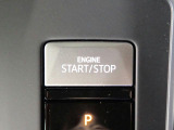 エンジンスタートはワンタッチで操作可能です。