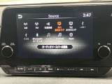 【メーカーナビ】9インチの大画面モニターを搭載し、Apple CarPlayへのワイヤレス接続やAndroid Autoにも対応。