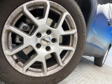 ●純正17インチアルミホイール:輸入車ならではの卓越した走りを支えるホイールと足回りです!日本車の走りに慣れている方にもぜひ体感して頂きたいほど、高いレベルでまとまっています!
