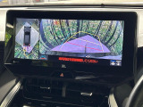【パノラミックビューモニター】専用のカメラにより、上から見下ろしたような視点で360度クルマの周囲を確認することができます☆死角部分も確認しやすく、狭い場所での切り返しや駐車もスムーズに行えます。