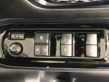 パワーウィンドは今や当たり前の機能ですが、無いと困る機能です。運転席からの操作で、全席の窓を振るオープンにしたり、フルクローズが可能です。