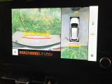 【パノラミックビューモニター】専用のカメラにより、上から見下ろしたような視点で360度クルマの周囲を確認することができます☆死角部分も確認しやすく、狭い場所での切り返しや駐車もスムーズに行えます。
