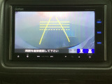 バックでの車庫入れも安心です! リアカメラが付いているバックモニター付のナビを装備しております。操作線もついており距離感も画面から確認できます。