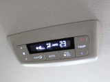 後席用オートエアコン付きで後ろの席も快適にお過ごしいただけます♪
