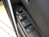 電動格納式ミラー・パワーウインドウを装備しています。