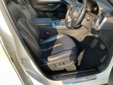 運転席、助手席の感覚はゆとりがあって快適な空間となっております!