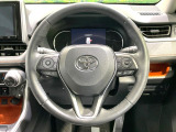 【純正革巻きステアリング】上質な革を使用することで、手にしっかり馴染みとても運転しやすいハンドルです♪