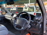 当店の車はルームクリーニング施工済み!納車前には手がけWAX、室内仕上げ清掃で納車をおこなっております!