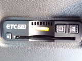 ■【ETC車載器】が装備されています。セットアップをしてお渡しとなり、ETCカードを差し込むだけで高速道路の利用が可能です。