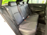 後部座席も気になるようなキズ・汚れやへたり等、大きなダメージはなく、良好な状態です。