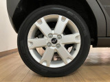純正15インチアルミホイールが装備されております♪
