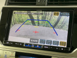 【バックカメラ】駐車時に後方がリアルタイム映像で確認できます。大型商業施設や立体駐車場での駐車時や、夜間のバック時に大活躍!運転スキルに関わらず、今や必須となった装備のひとつです!
